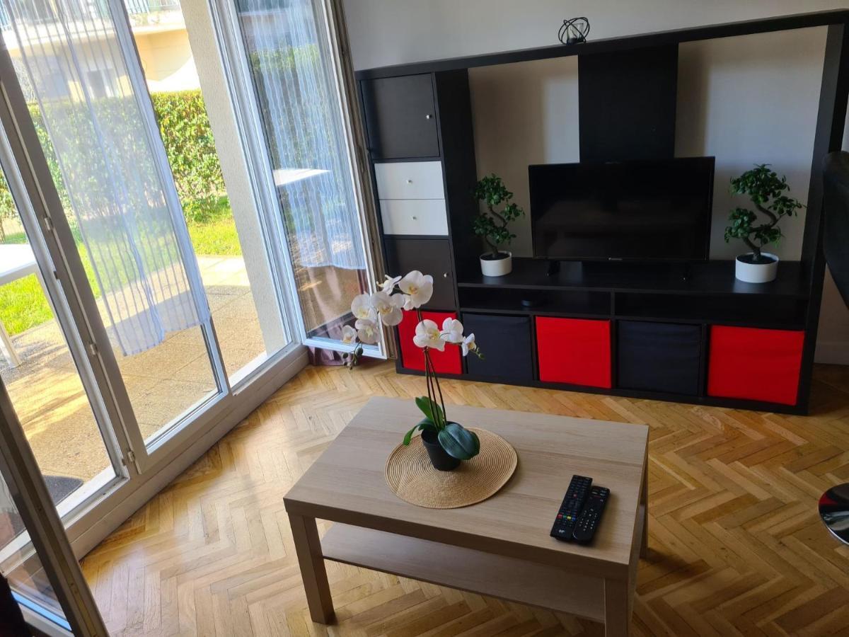 Appartement Avec Rez De Jardin A Disneyland มองต์เตฮวา ภายนอก รูปภาพ