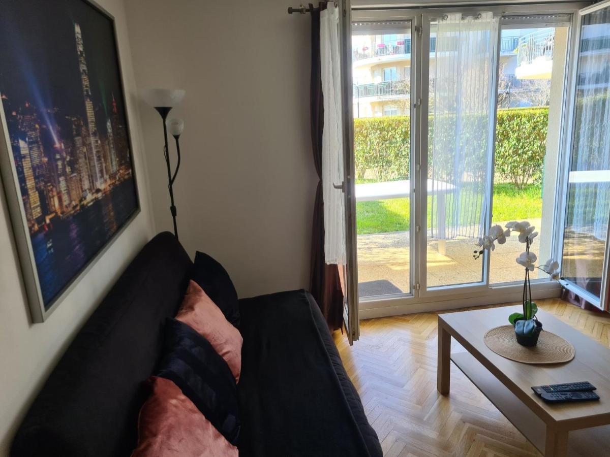 Appartement Avec Rez De Jardin A Disneyland มองต์เตฮวา ภายนอก รูปภาพ
