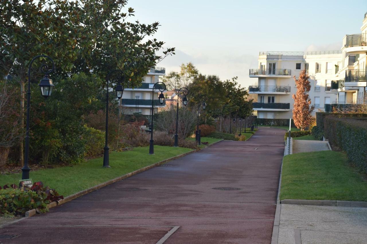 Appartement Avec Rez De Jardin A Disneyland มองต์เตฮวา ภายนอก รูปภาพ