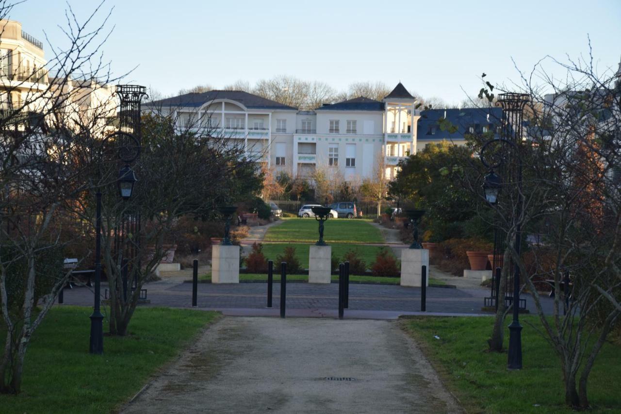 Appartement Avec Rez De Jardin A Disneyland มองต์เตฮวา ภายนอก รูปภาพ