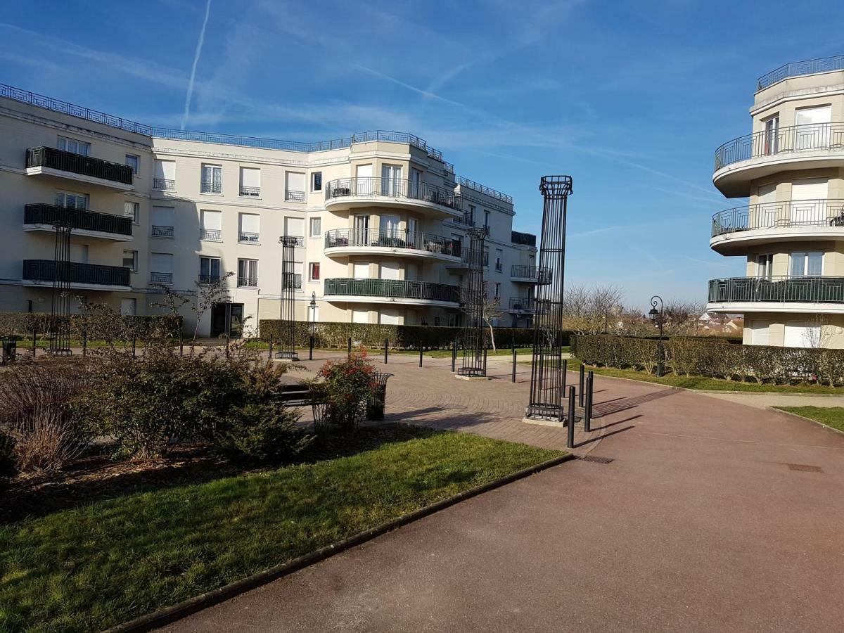 Appartement Avec Rez De Jardin A Disneyland มองต์เตฮวา ภายนอก รูปภาพ